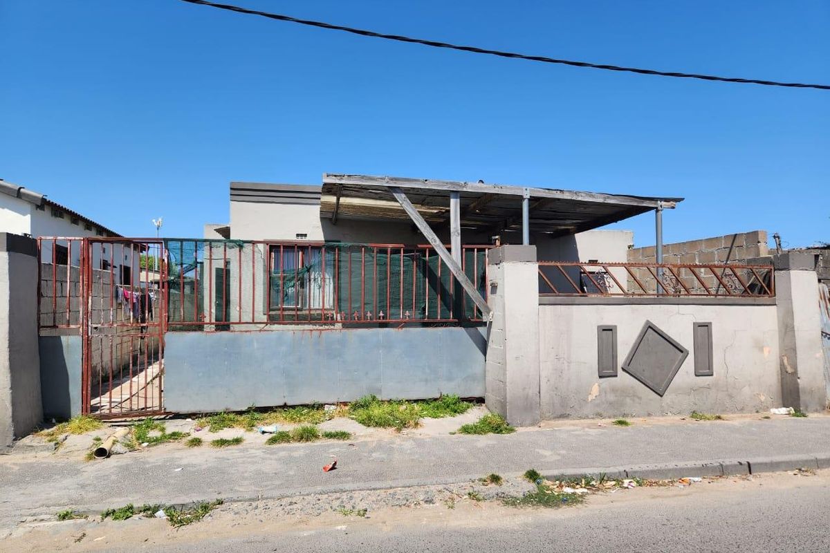 Charming Three-Bedroom Home for Sale in Nyanga, Cape Town - Photo 2