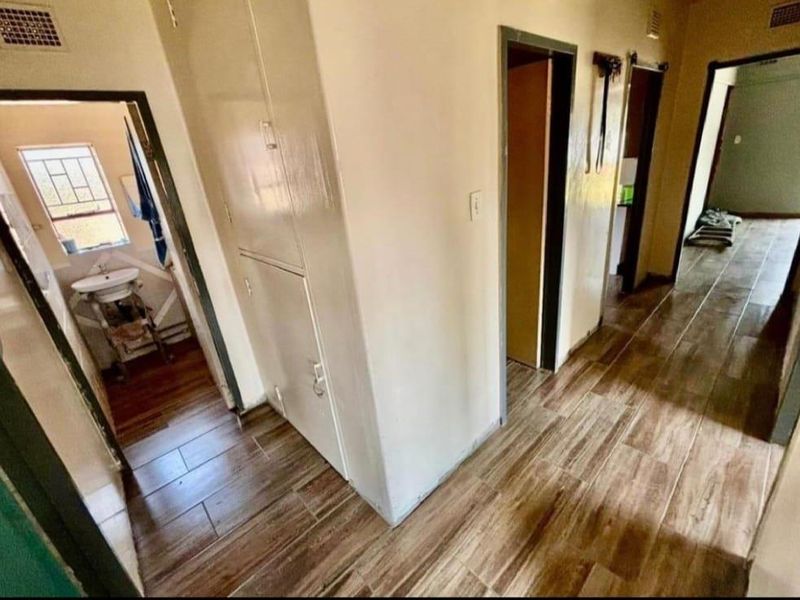 3 Bedroom House For Sale in Vanderbijlpark CE2 - Photo 4