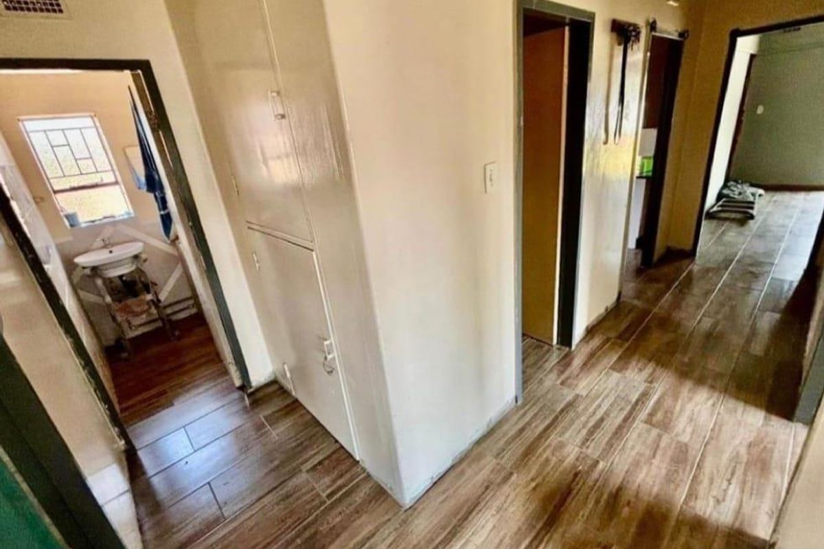 3 Bedroom House For Sale in Vanderbijlpark CE2 - Photo 4