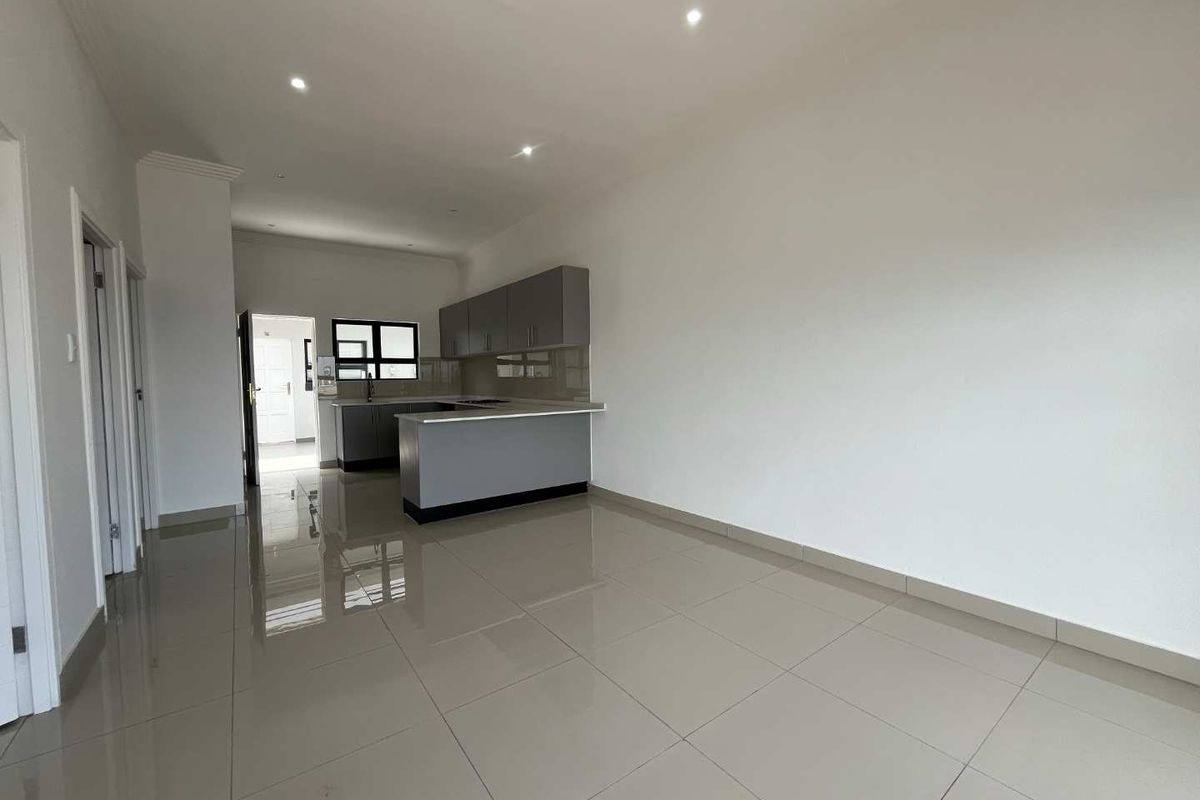 Modern 2-Bedroom Apartment for Ren - Photo 3