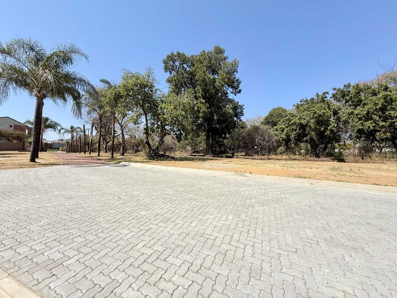 🌟 Prime Kyalami Location – Investment Holding with Storage & Multiple Dwellings 🌟 - Photo 4