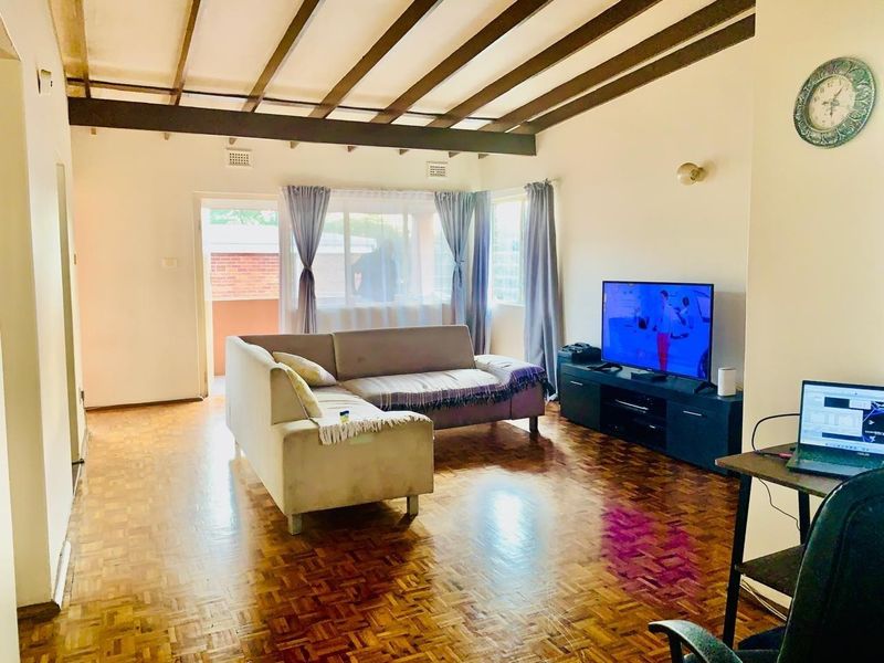 Three Bedroom Apartment to Rent in Pinetown Central - Newly Renovated - Photo 4