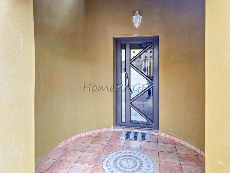 Long Beach Ext 1, Walvis Bay:  4 Bedr Double Storey Home is for Sale - Photo 3