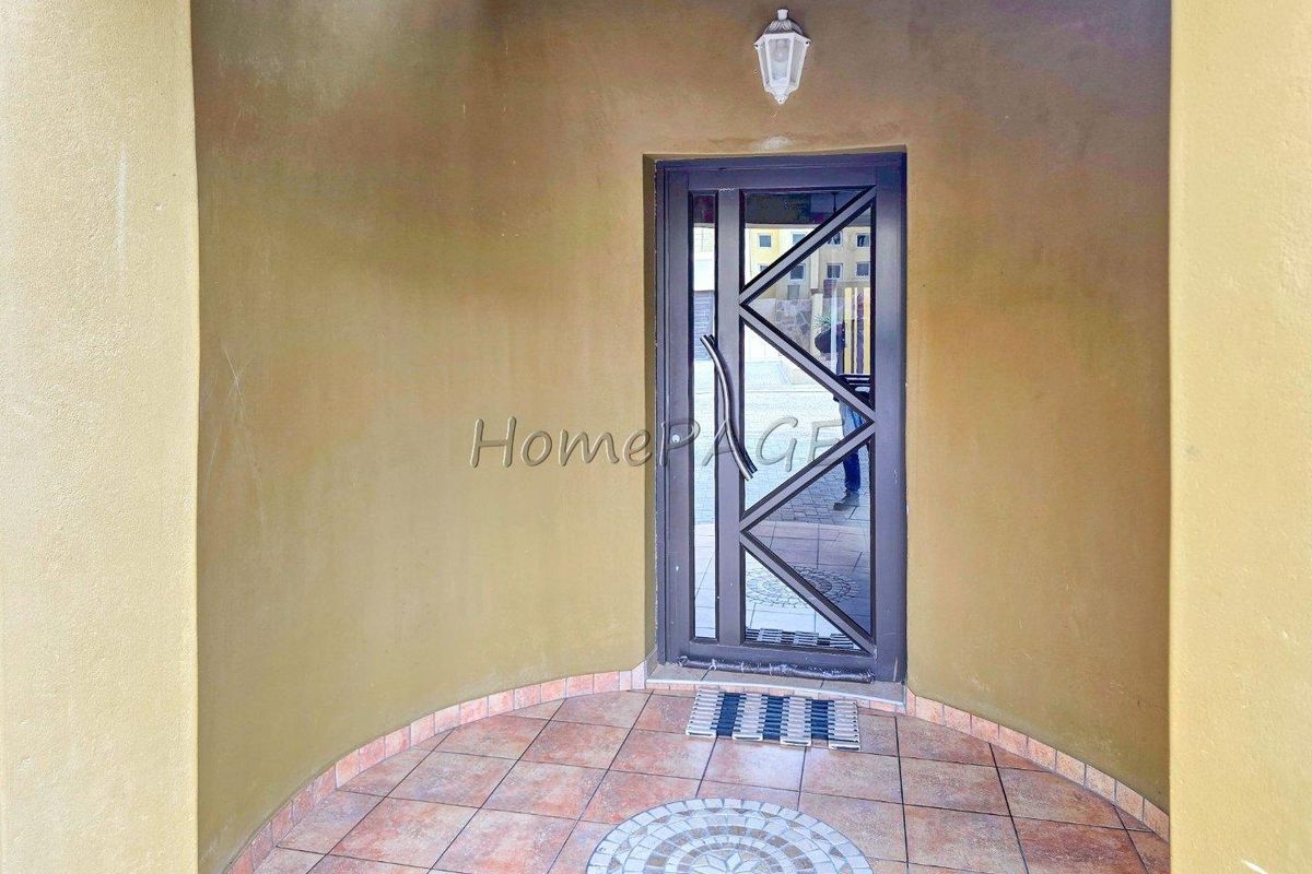 Long Beach Ext 1, Walvis Bay:  4 Bedr Double Storey Home is for Sale - Photo 3