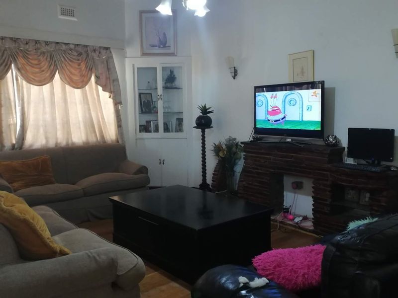 3 bedroom Semi detached house in Bezuidenhout Valley - Photo 6