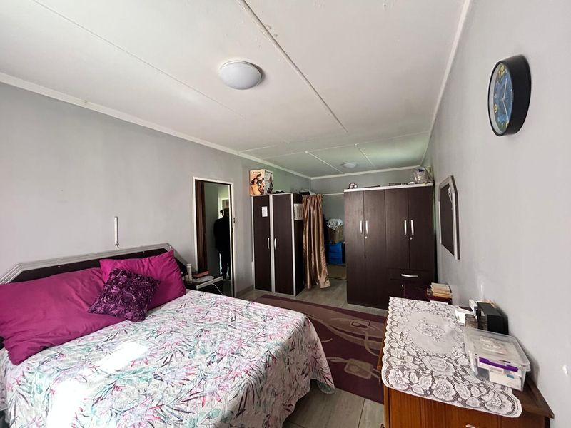 Beautiful Family Home - Photo 4