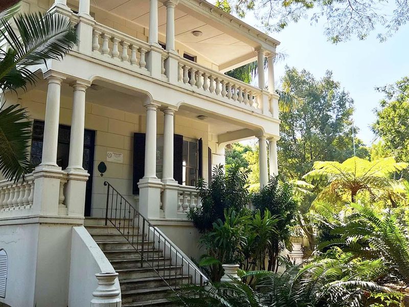 GRACIOUS HERITAGE BUILDING IN MORNINGSIDE - Photo 2