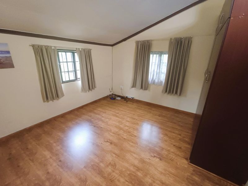 FOR RENT  |  Bothas Hill  |  2 Bedroom Garden Cabin - Photo 7