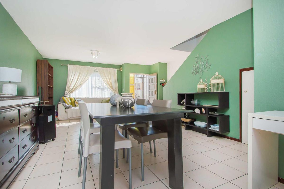 Modern Open Plan Living with a Mediterranean Flair! - Photo 4