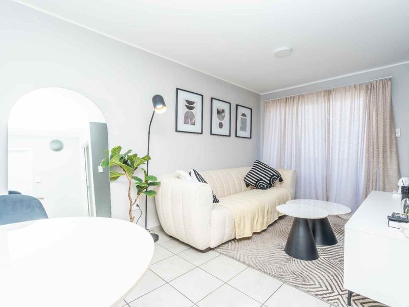 Modern Affordable Apartment in Prime Location - Photo 9