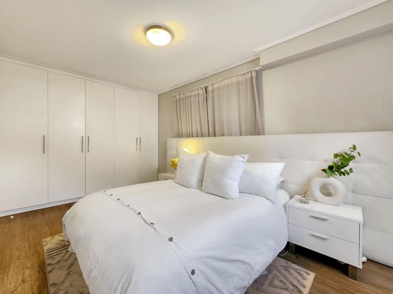 Most Magnificent 1 Bed You Will Find In Vredehoek! - Photo 10