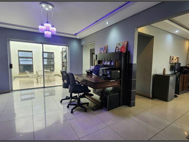 Modern spacious 3-Bedroom 2 bath family home for rental in White River - Photo 8