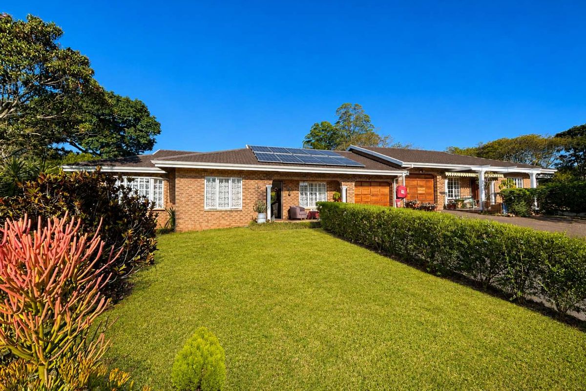 Peaceful over-50s living with solar, beautiful gardens and a lifestyle you can slow down into. - Photo 4