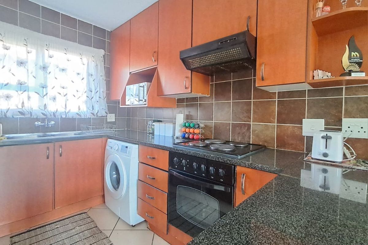 2 Bedroom Duplex Unit for Sale in General Alberts Park - Photo 2