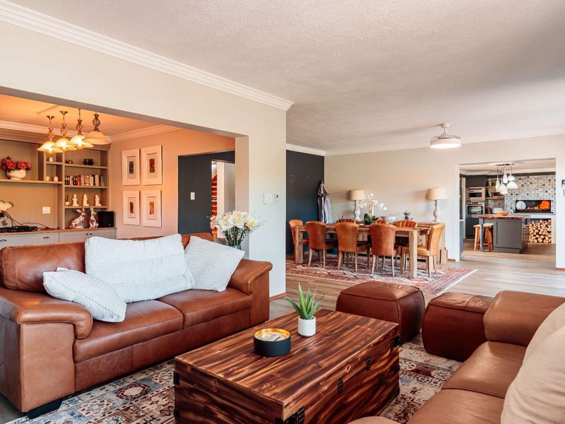 Directors Home For Sale - Photo 8