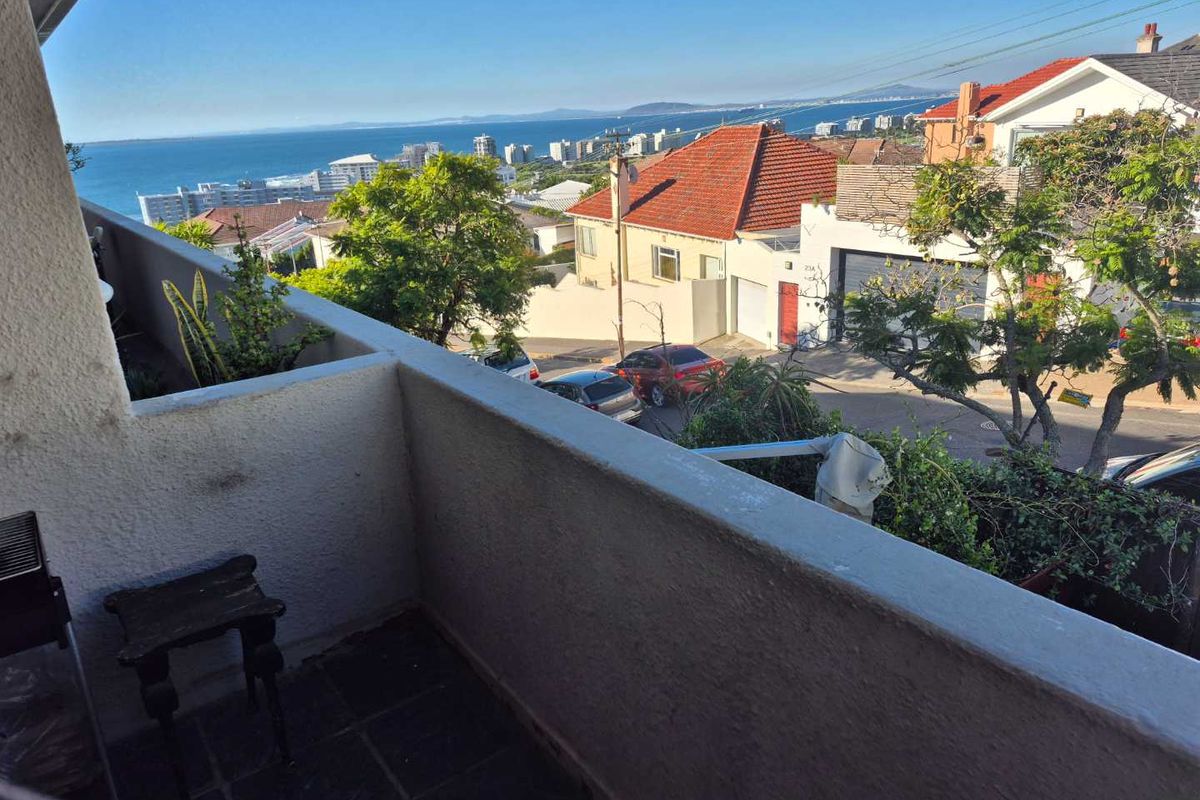 Find of the Season - Sundowner's Paradise with 2 Parkings - Photo 4