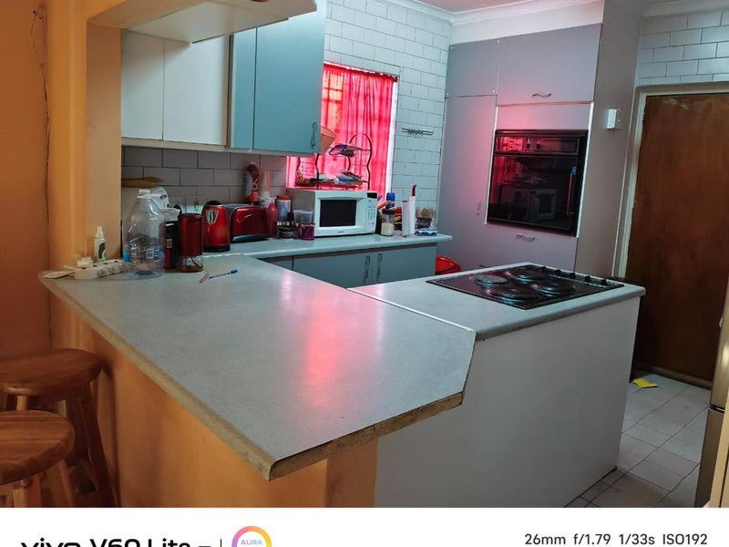 Cute and Cosy Starter Family Home - Photo 6