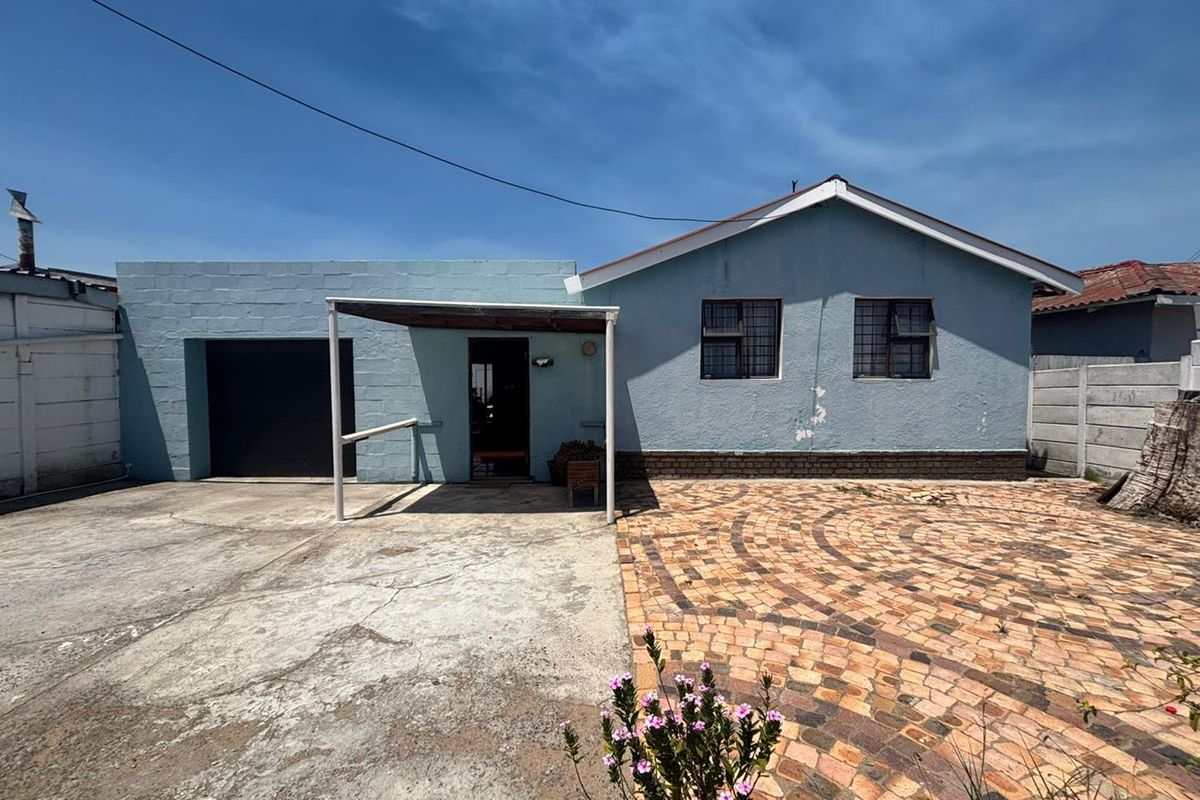 Beautiful free standing property ready for you. - Photo 2