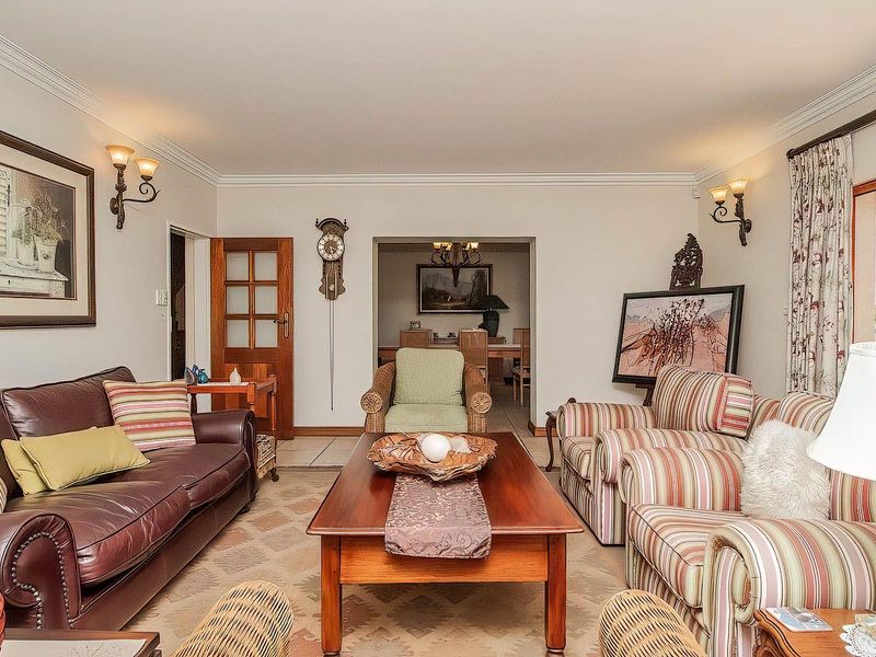 Secluded Luxury Home with Stunning Bird Sanctuary Views - Photo 6