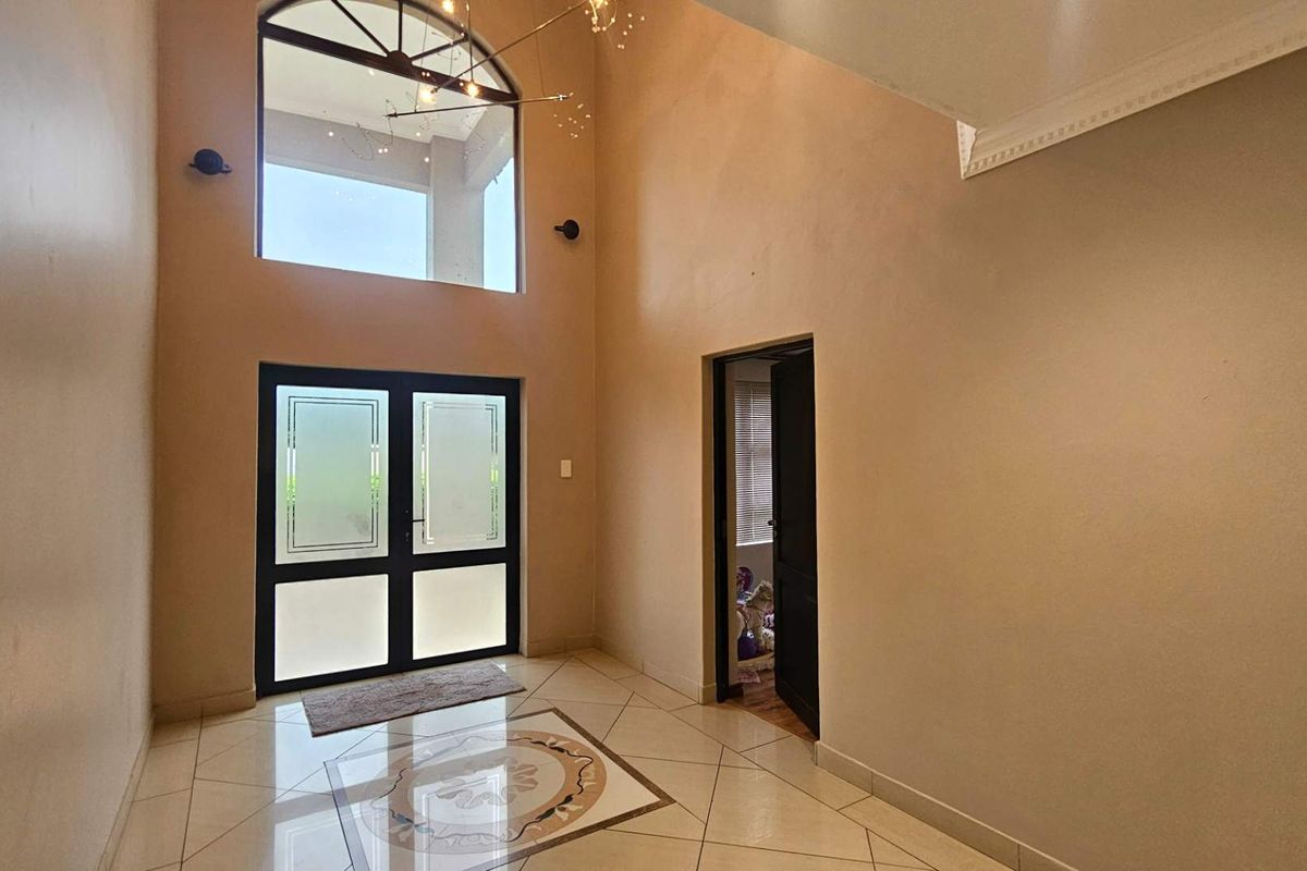 Spacious 5-bedroom home in Willow Acres Estate. - Photo 5