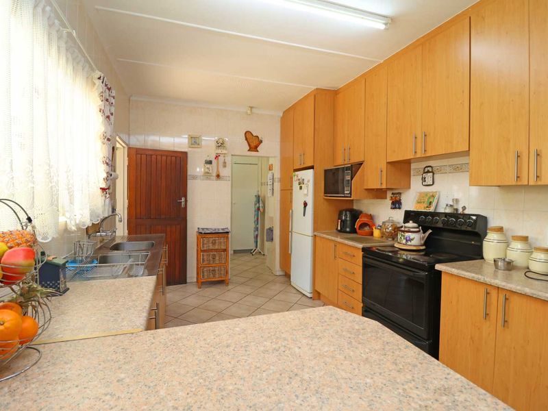 Beautiful well maintained family home - Photo 5