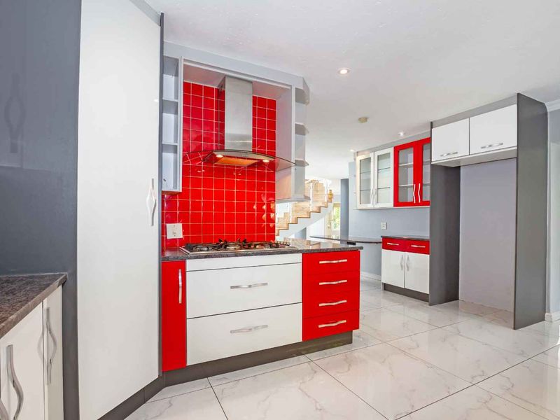 MODERN 4 BEDROOM HOME FOR RENT IN DAINFERN GOLF ESTATE - Photo 8