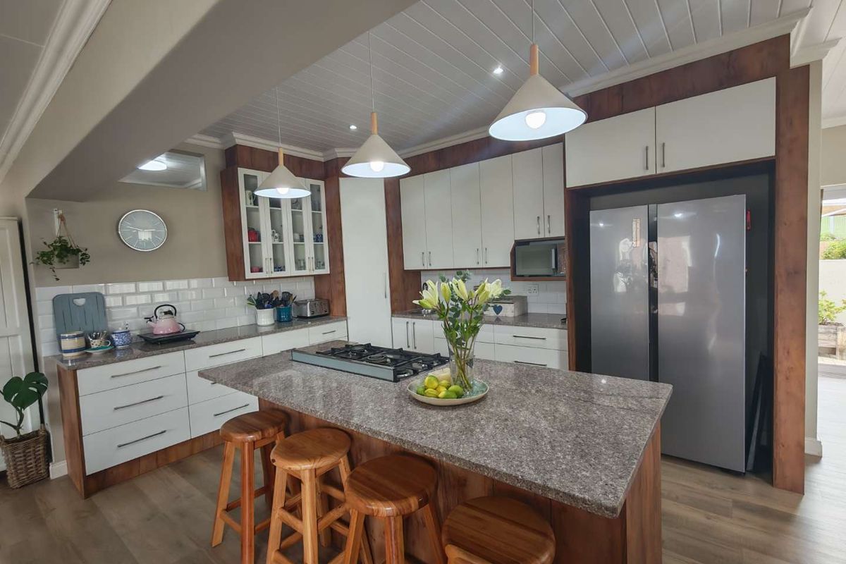 Stunning 5 Bedroom House for Sale in Monte Christo - Photo 5
