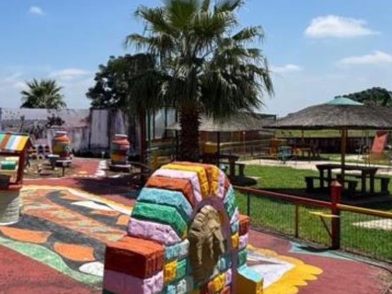 Escape to Paradise commercial resort for sale. - Photo 8