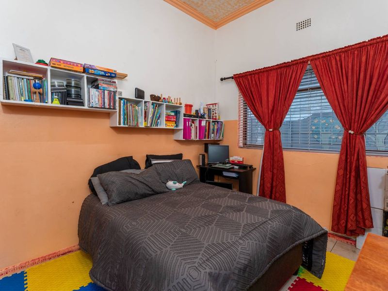 Welcome Home to Wynberg Upper: Space, Security & Endless Possibilities - Photo 8