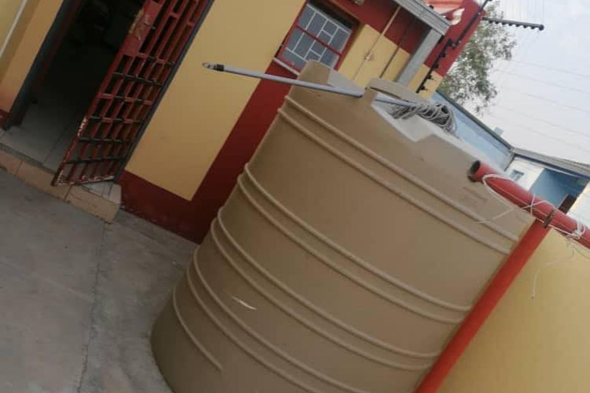 Big Family House - Photo 2