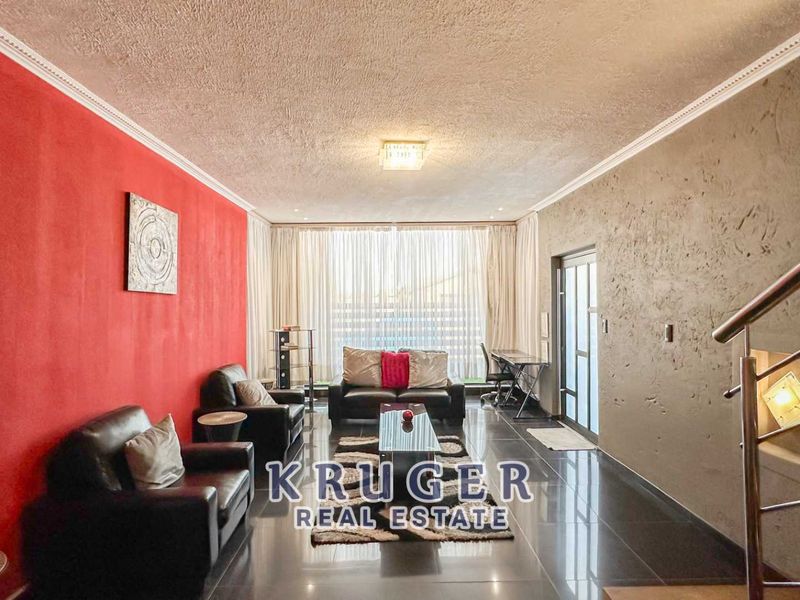 Character-Filled Home with Spacious Living - Photo 3