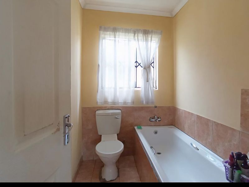 2 Bedroom House for Sale in Soshanguve Ext6 - Photo 4