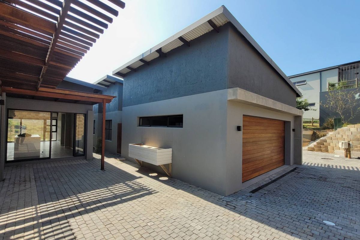 Palm Lakes Estate Rental - Photo 2