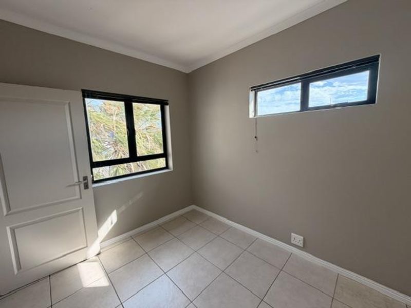 2 Beds unfurnished apartment with parking & balcony, close to Riverlands - Photo 8