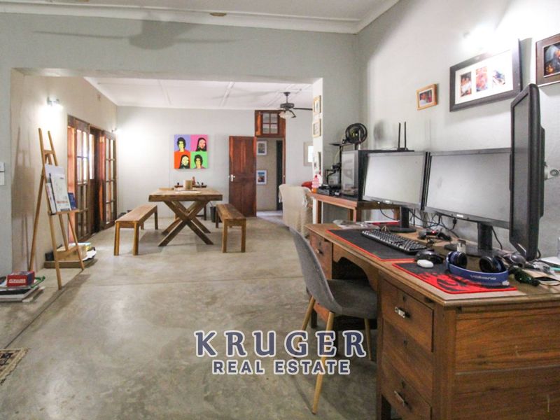 Family Home with Flat for Sale – Outjo - Photo 7