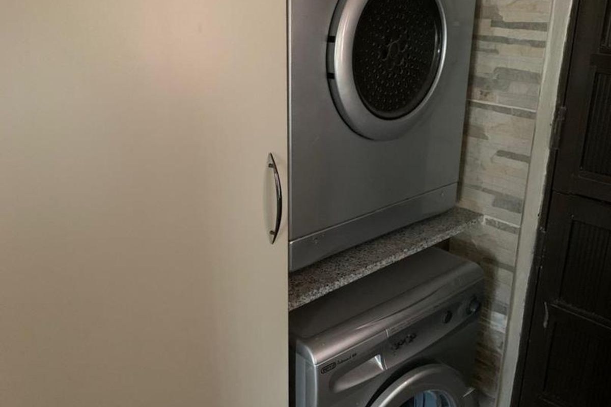 Charming 3-Bedroom Townhouse for Rent in Arboretum - Photo 5