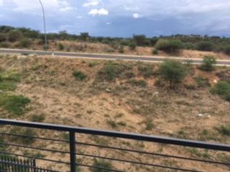 NEAT + WELL MAINTAINED TOP FLOOR APARTMENT FOR SALE IN ROCKY CREST!! - Photo 10