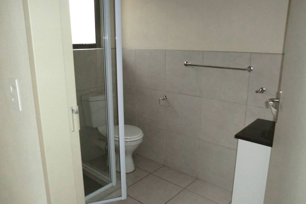 2 Bedroom Unit in Brentwood Park - Photo 5