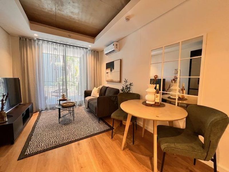 Luxury one bedroom at Station House - Photo 4