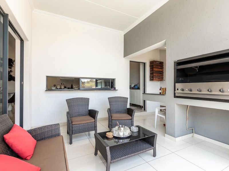 ECO-FRIENDLY TOWNHOUSE WITH FIVE DAY BACKUP SUPPLY FOR SALE IN PAULSHOF - Photo 8