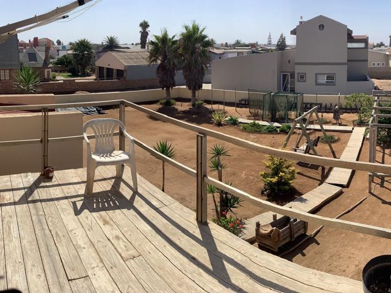 3 Bedroom house with flat for sale - Henties Bay - Photo 6