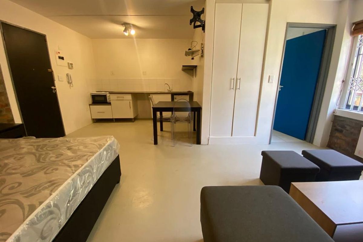 Modern studio apartment with secure parking - Photo 3