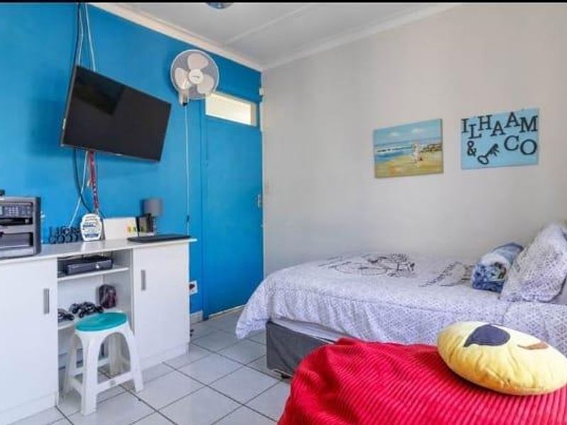 4 Bedroom House for Sale in Rewlatch ,Johannesburg - Photo 8