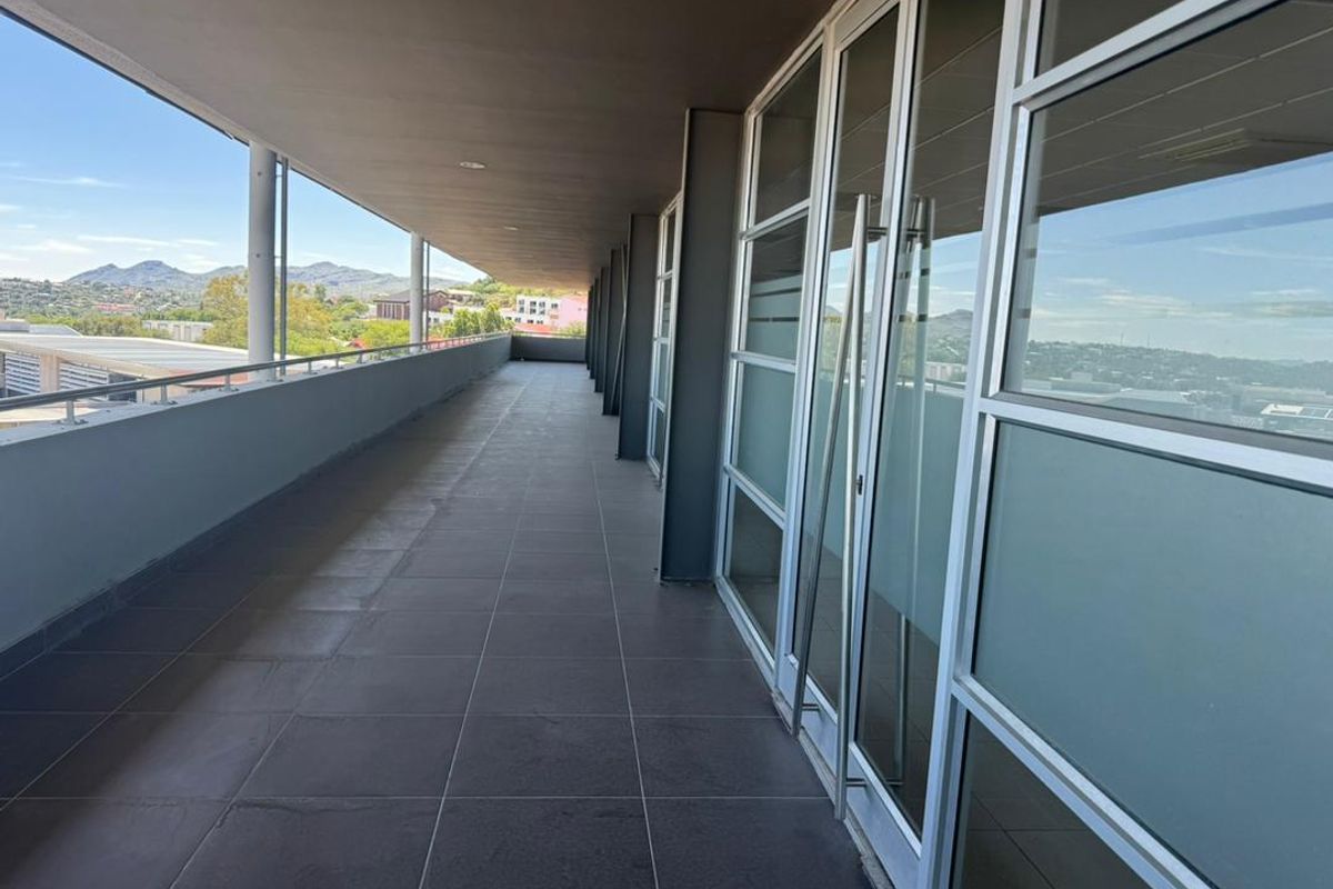 SKY OFFICE TO LET - Photo 3