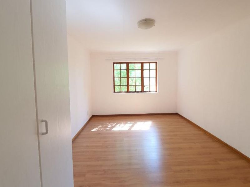 ACTIVE LIFESTYLE IN SECURE COMPLEX. - Photo 10