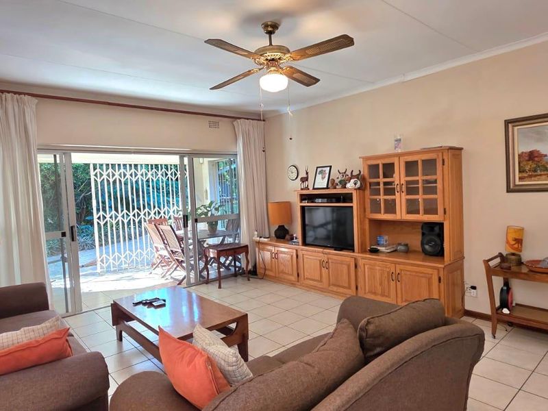 Comfortable family living in a peaceful, established neighbourhood... - Photo 5