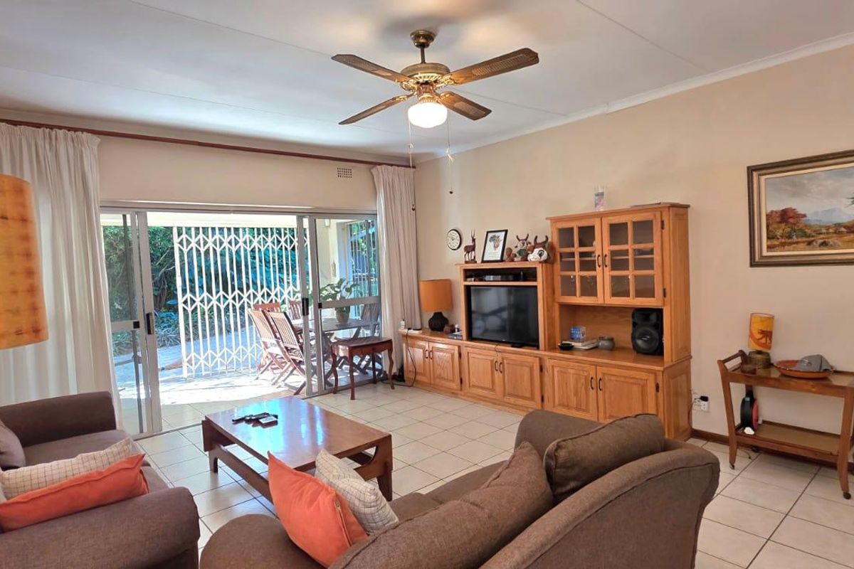 Comfortable family living in a peaceful, established neighbourhood... - Photo 5