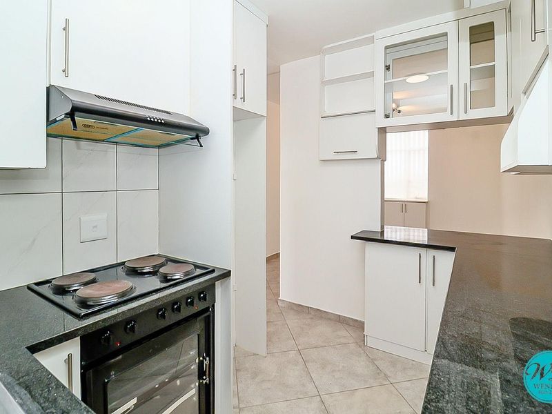 Ideal Starter Home or Investment in Secure Complex! - Photo 3