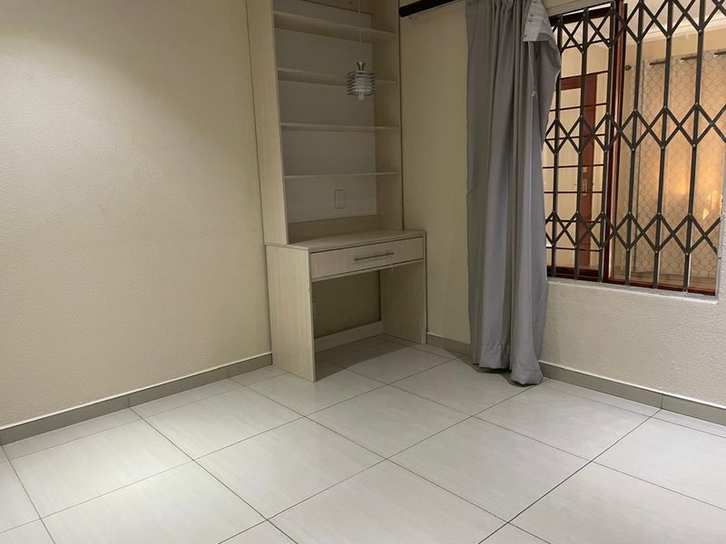 Beautiful 3-Bedroom House For Sale in Forestdale Estate, Douglasdale - Photo 6