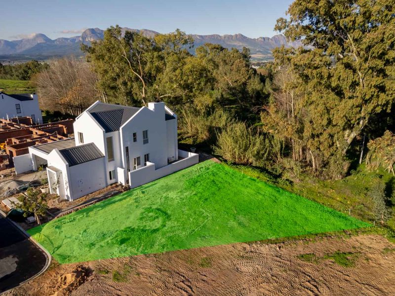Exclusive Stand located in a cul-de-sac alongside the Nature Reserve in Phase 1 of Paarl Valleij Lifestyle Estate & Farm. - Photo 1